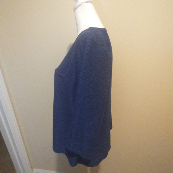 Women's Blue Ribbed Top With Pocket - Picture 3 of 4